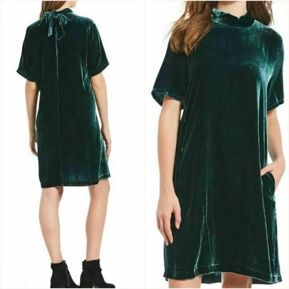 green emerald velvet dress Inez Velvet Dress